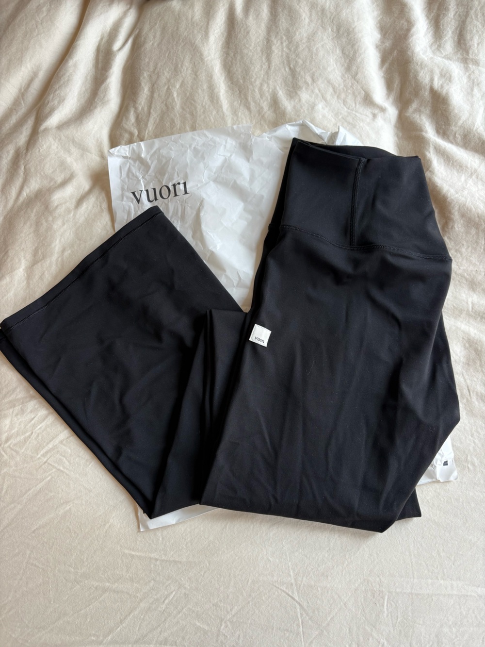 NWT Vuori Black Bootcut Flare Leggings